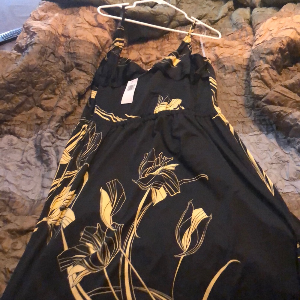 Size L maxi dress black w/ yellow floral print